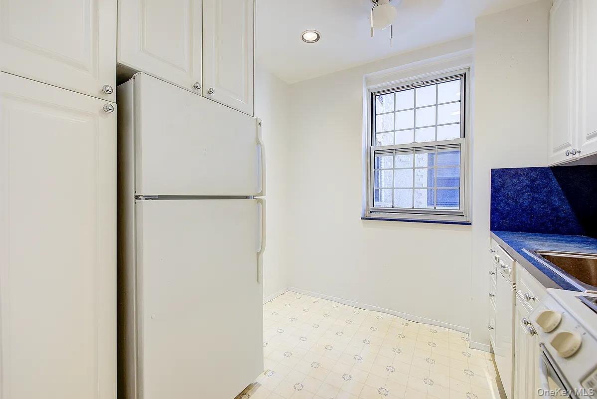 4 Dartmouth Street # 410, Forest Hills, NY 11375