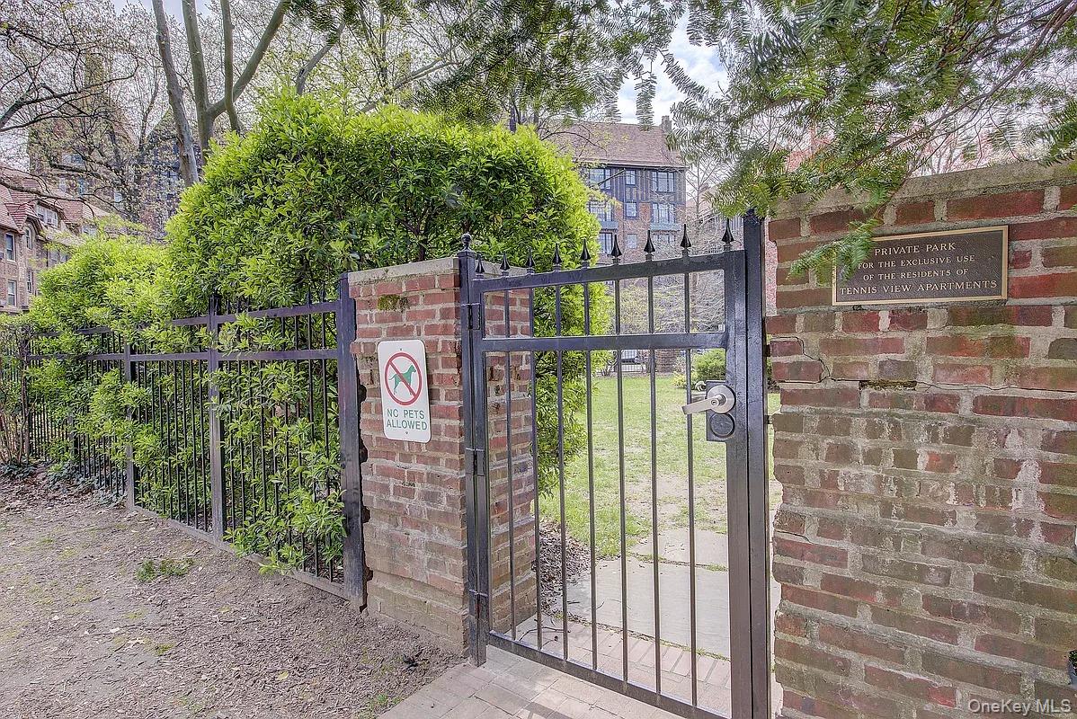 4 Dartmouth Street # 410, Forest Hills, NY 11375