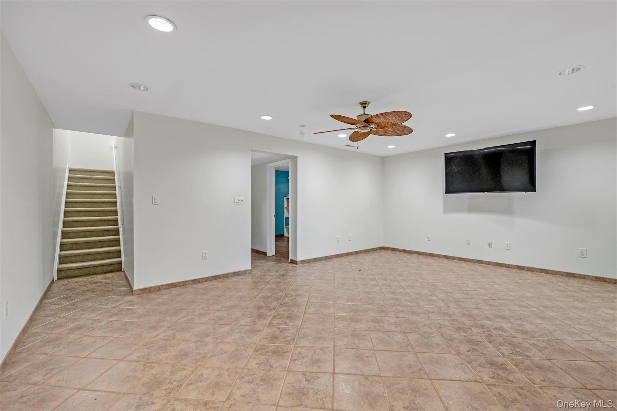 242-12A oak park Drive # 99A, Douglaston, NY 11362