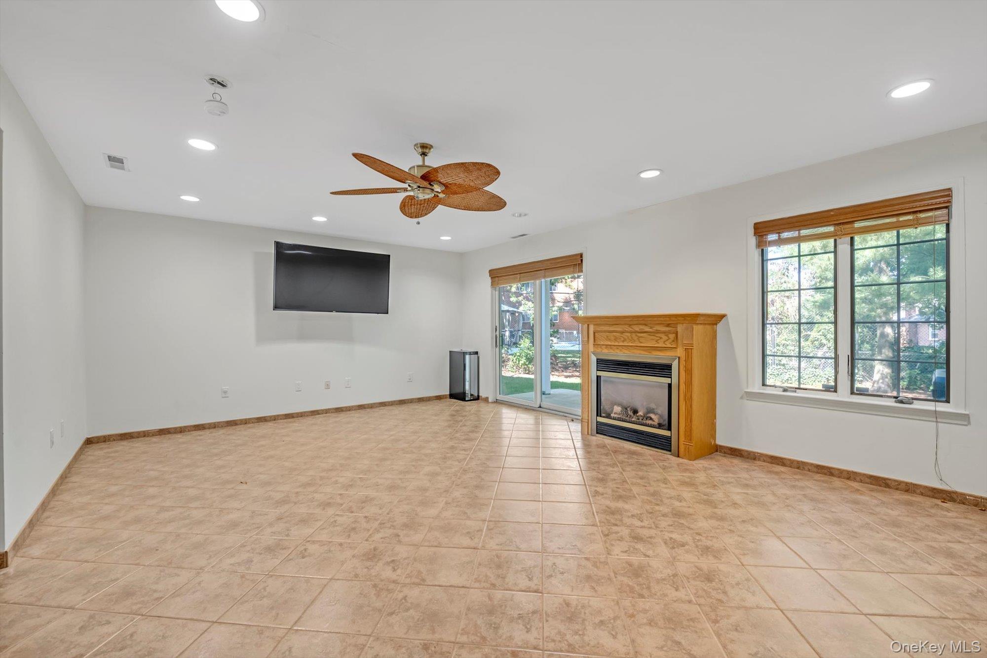 242-12A oak park Drive # 99A, Douglaston, NY 11362