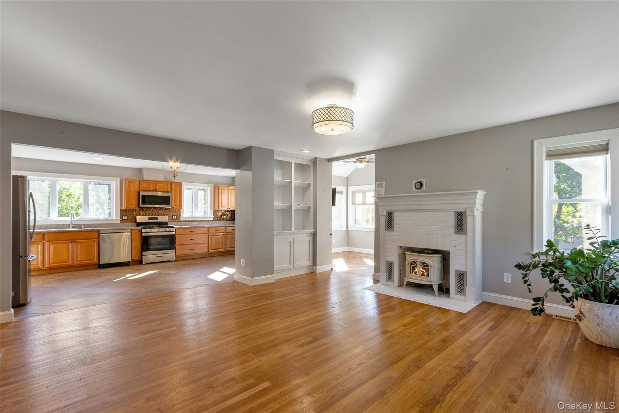 10 Lakeview Avenue, Poughkeepsie, NY 12601