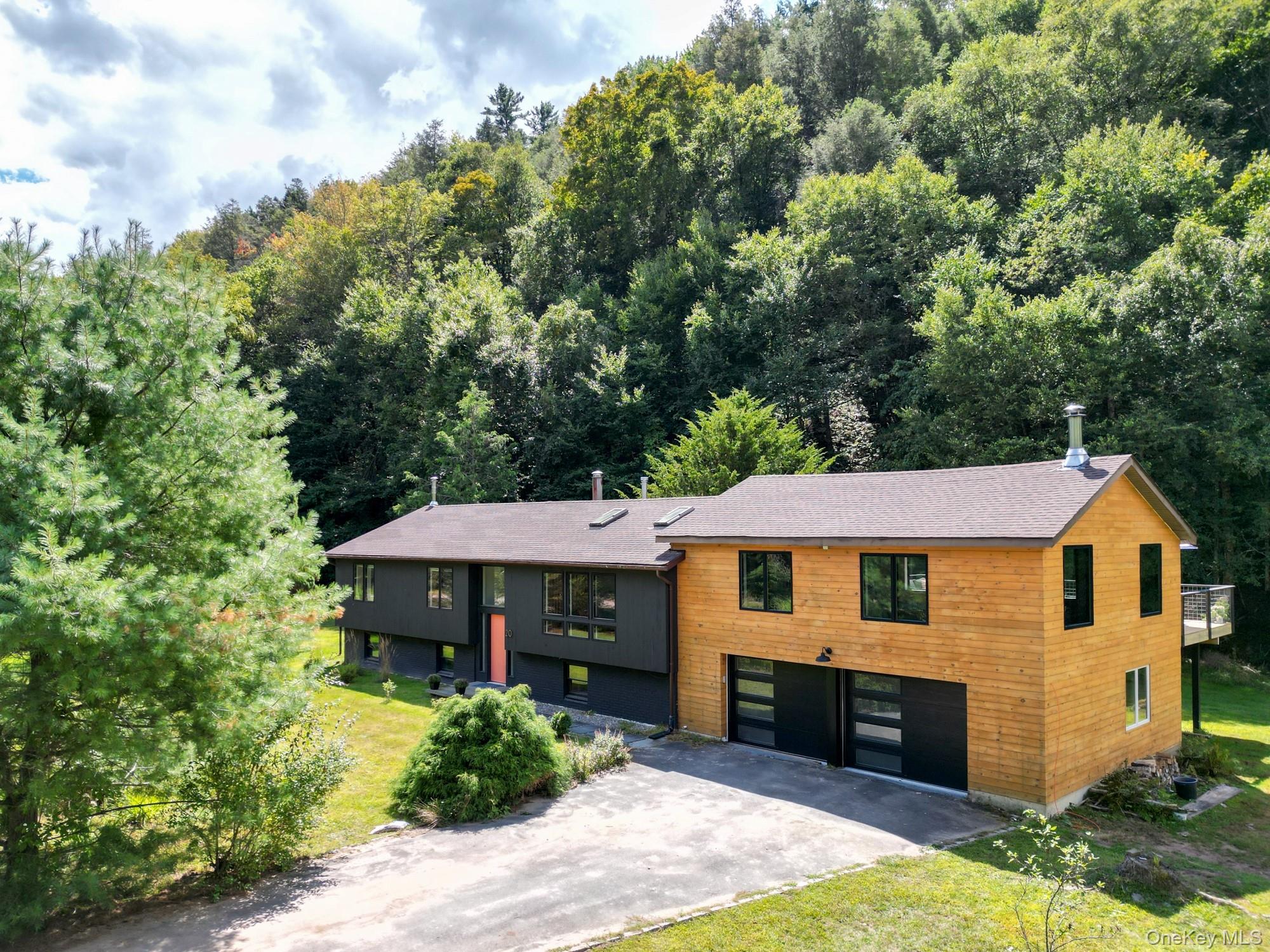 20 Saw Mill Road, Claryville, NY 12725