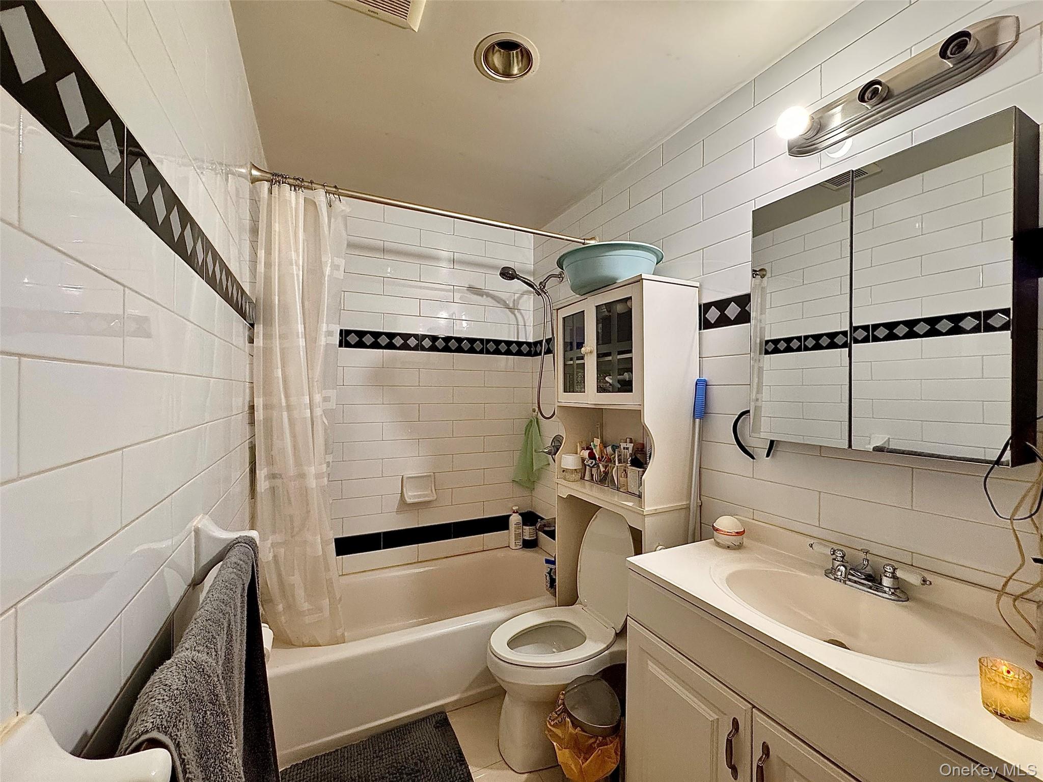 37-10 149th Place # 3A, Flushing, NY 11354