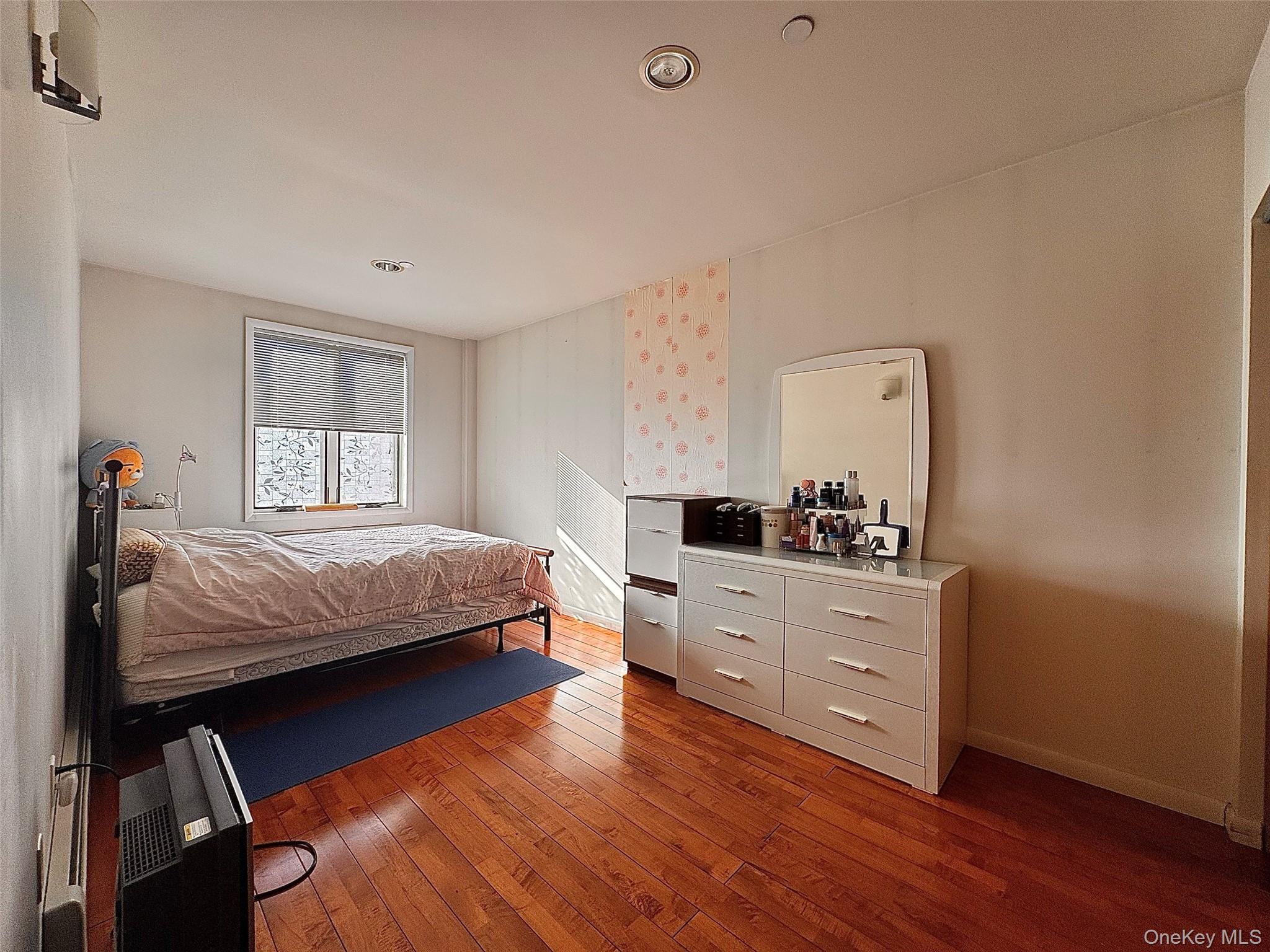 37-10 149th Place # 3A, Flushing, NY 11354