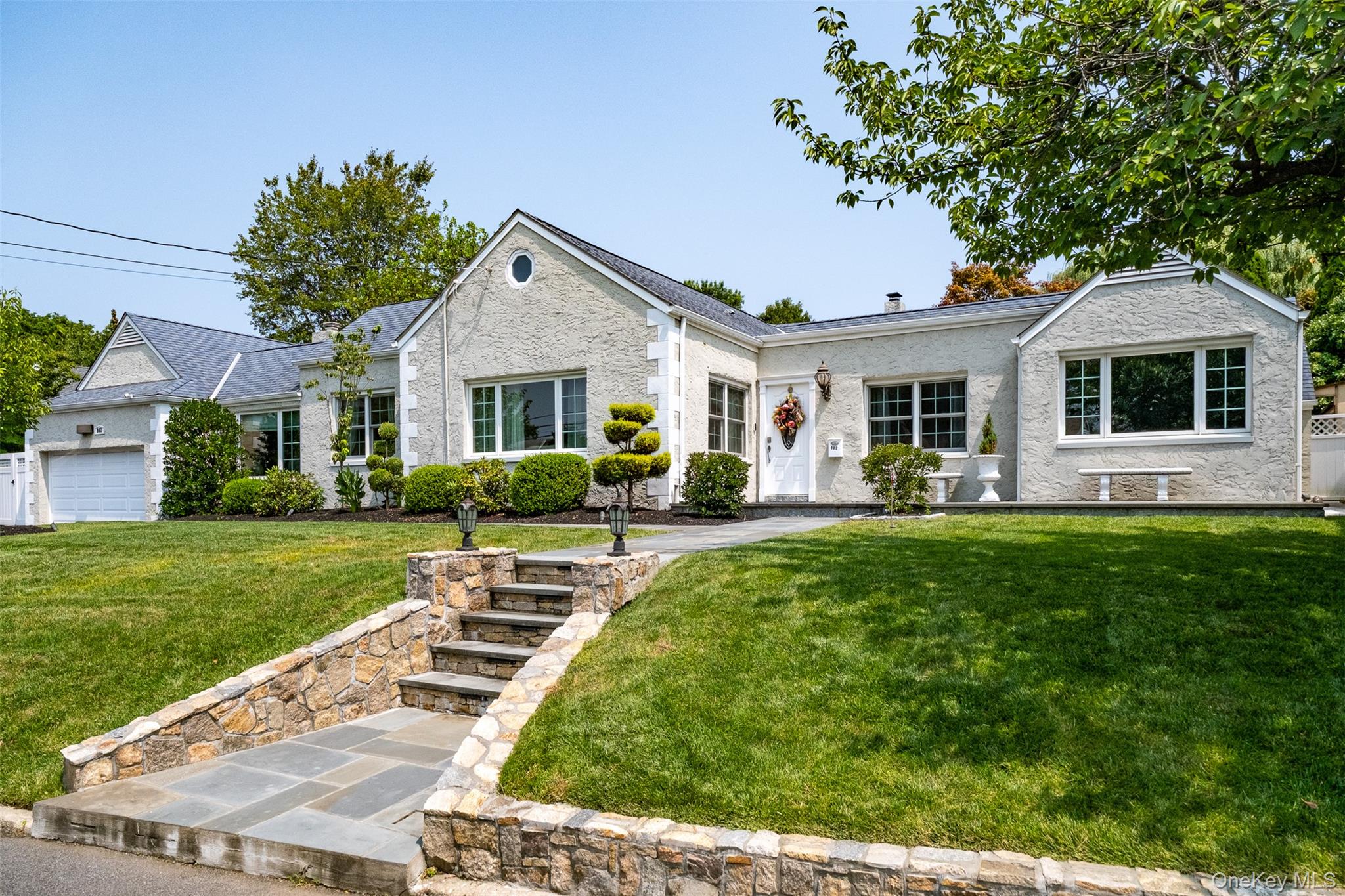 982 Split  Rock Road, Pelham, NY 10803