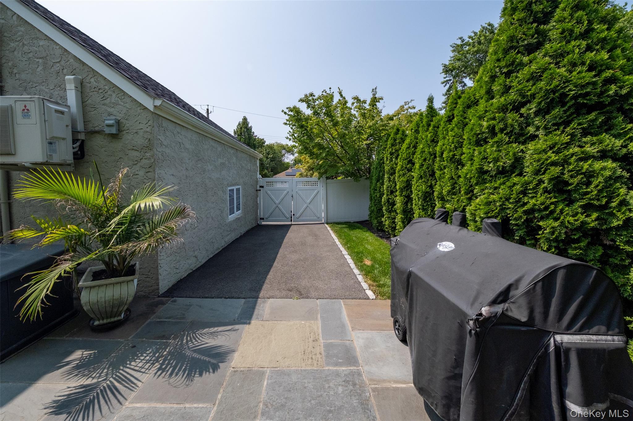 982 Split Rock Road, Pelham, NY 10803