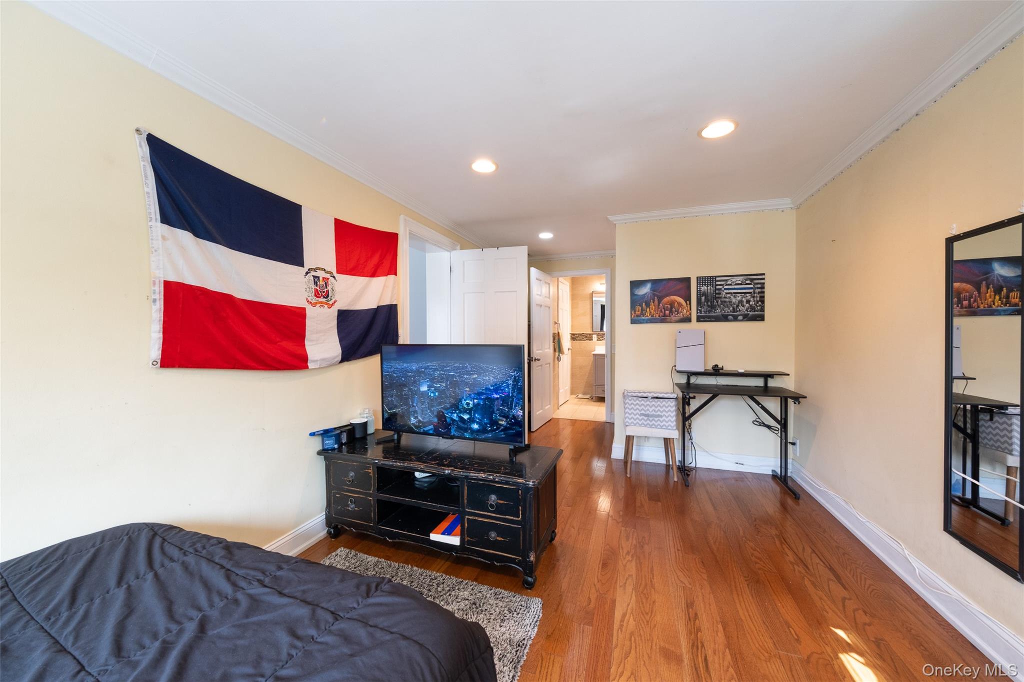 982 Split Rock Road, Pelham, NY 10803