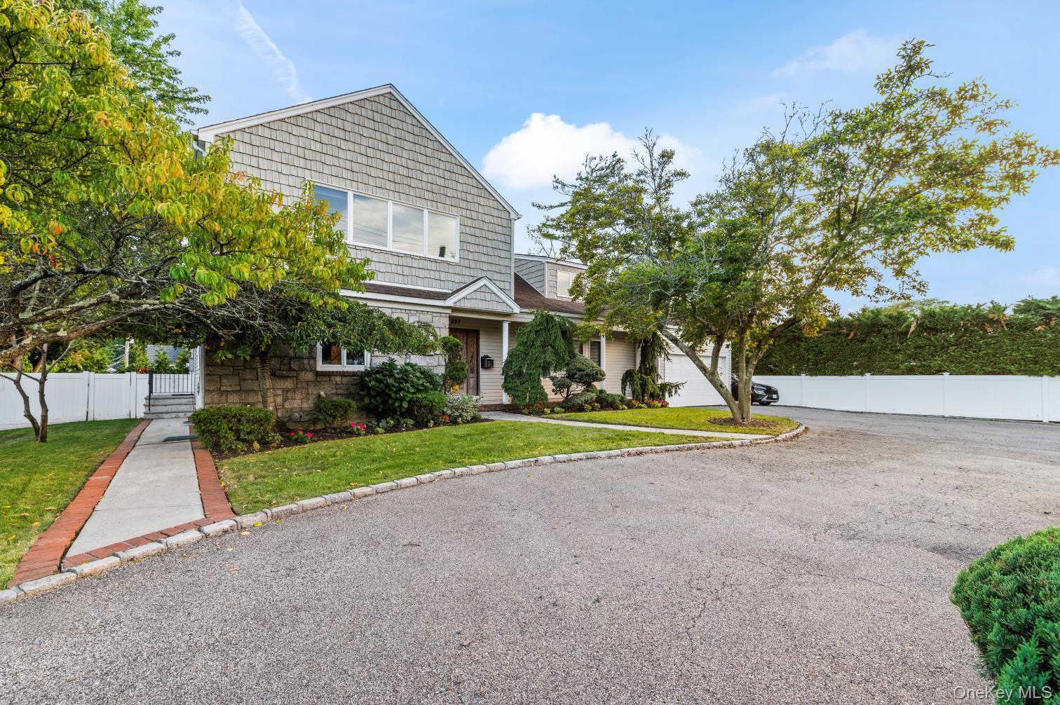 287 E Rockaway Road, Hewlett Harbor, NY 11557