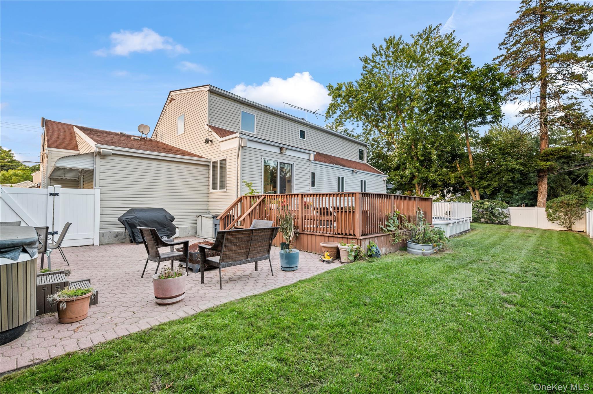 287 E Rockaway Road, Hewlett Harbor, NY 11557