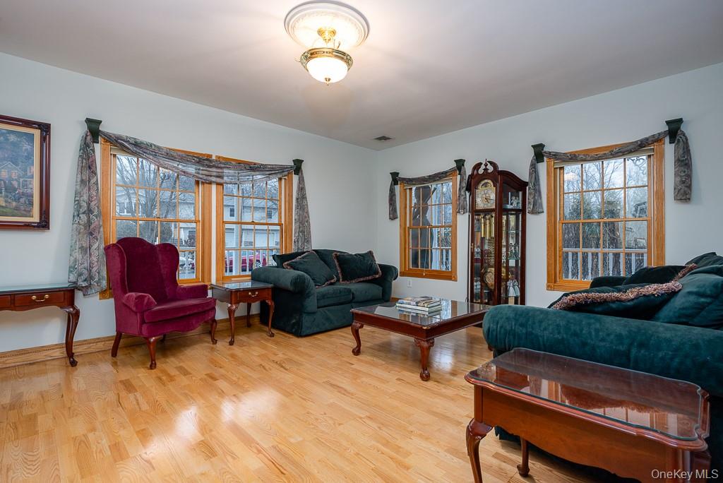 332 S Middletown Road, Pearl River, NY 10965