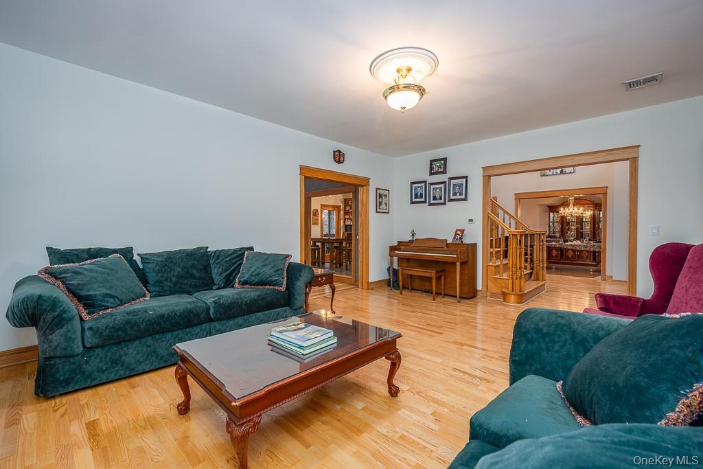 332 S Middletown Road, Pearl River, NY 10965