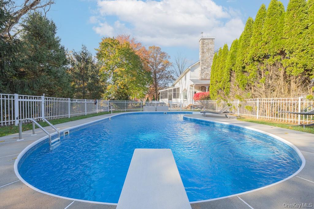 332 S Middletown Road, Pearl River, NY 10965