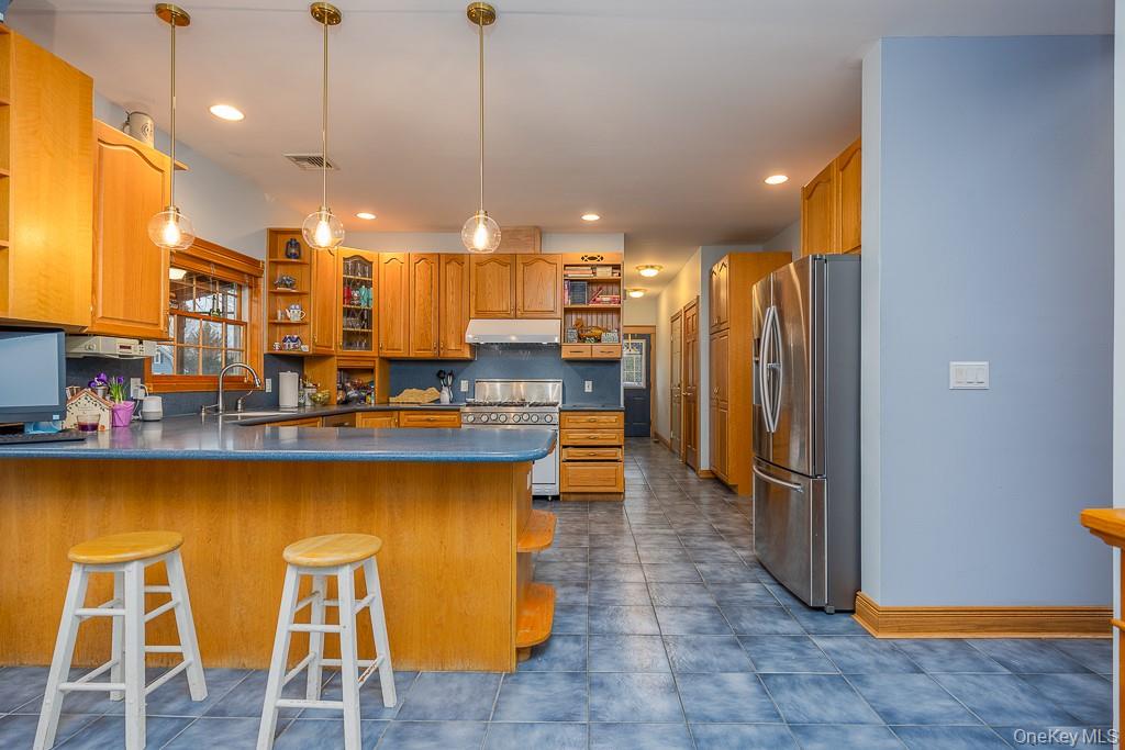 332 S Middletown Road, Pearl River, NY 10965