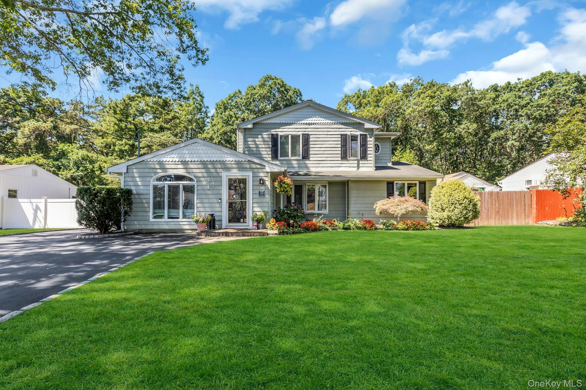554 Bayport Avenue, Bayport, NY 11705