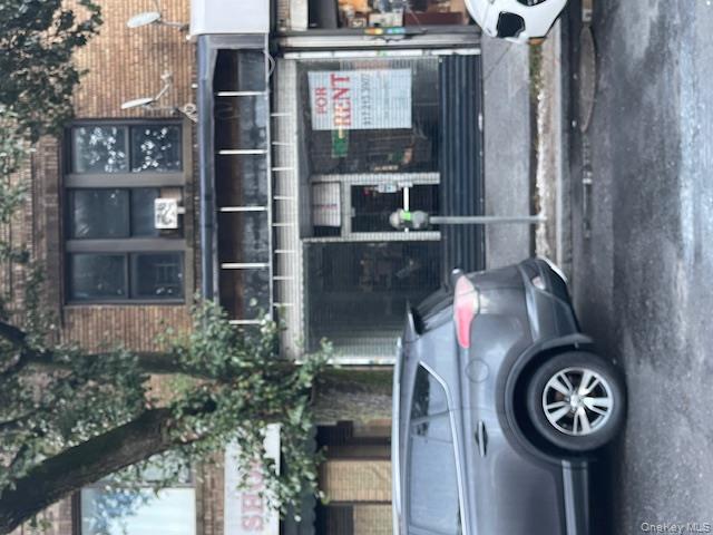 456 S Broadway S, Yonkers, NY 10705