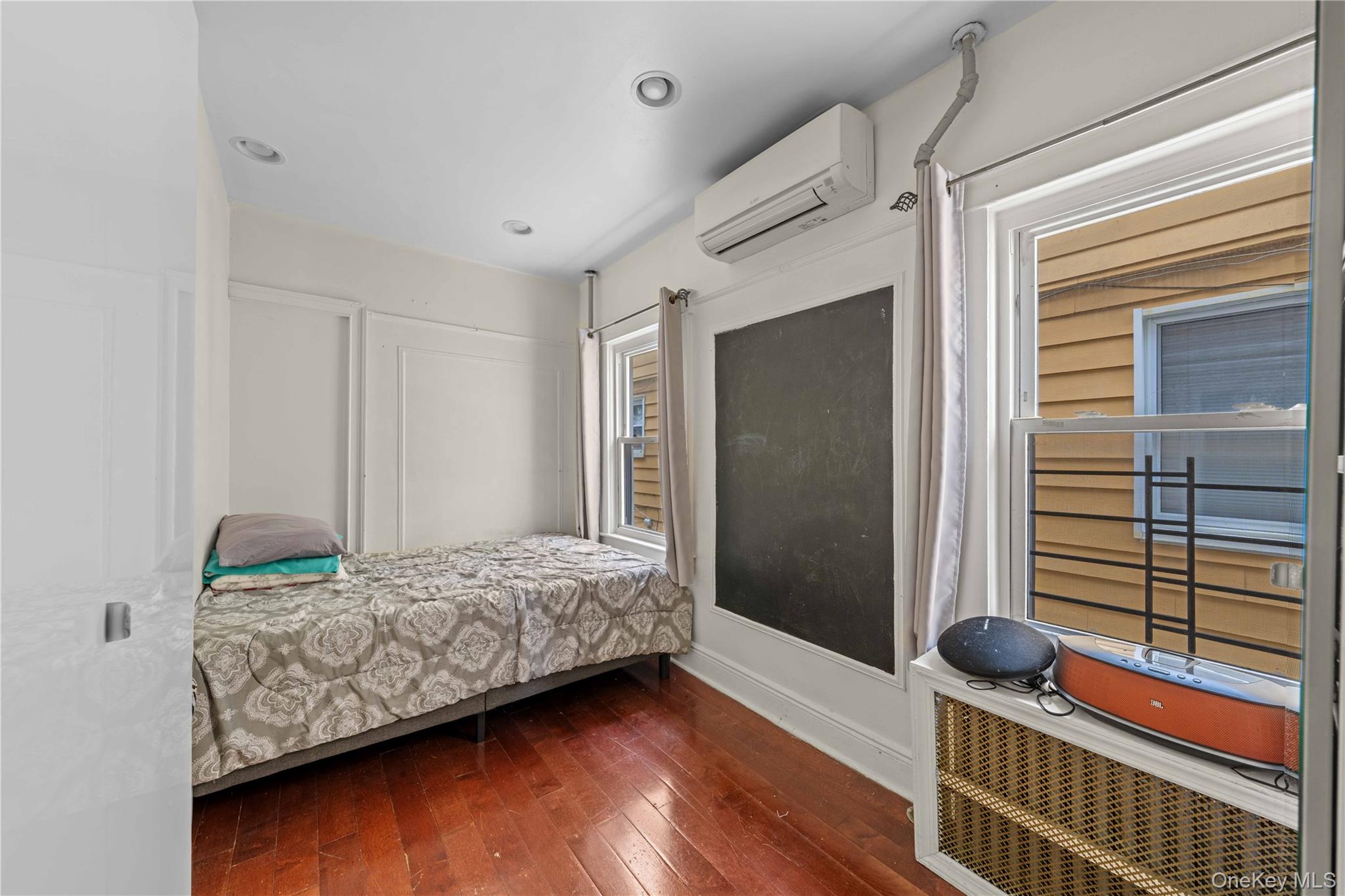 8913 85th Street, Woodhaven, NY 11421