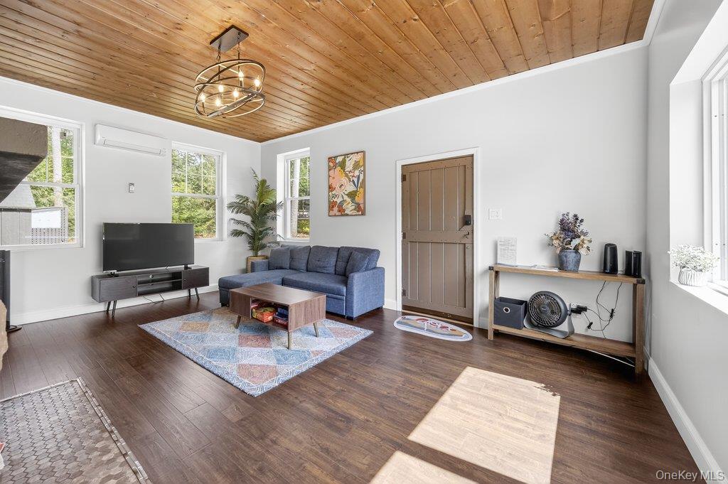 10 Stag Forest Road, Forestburgh, NY 12777