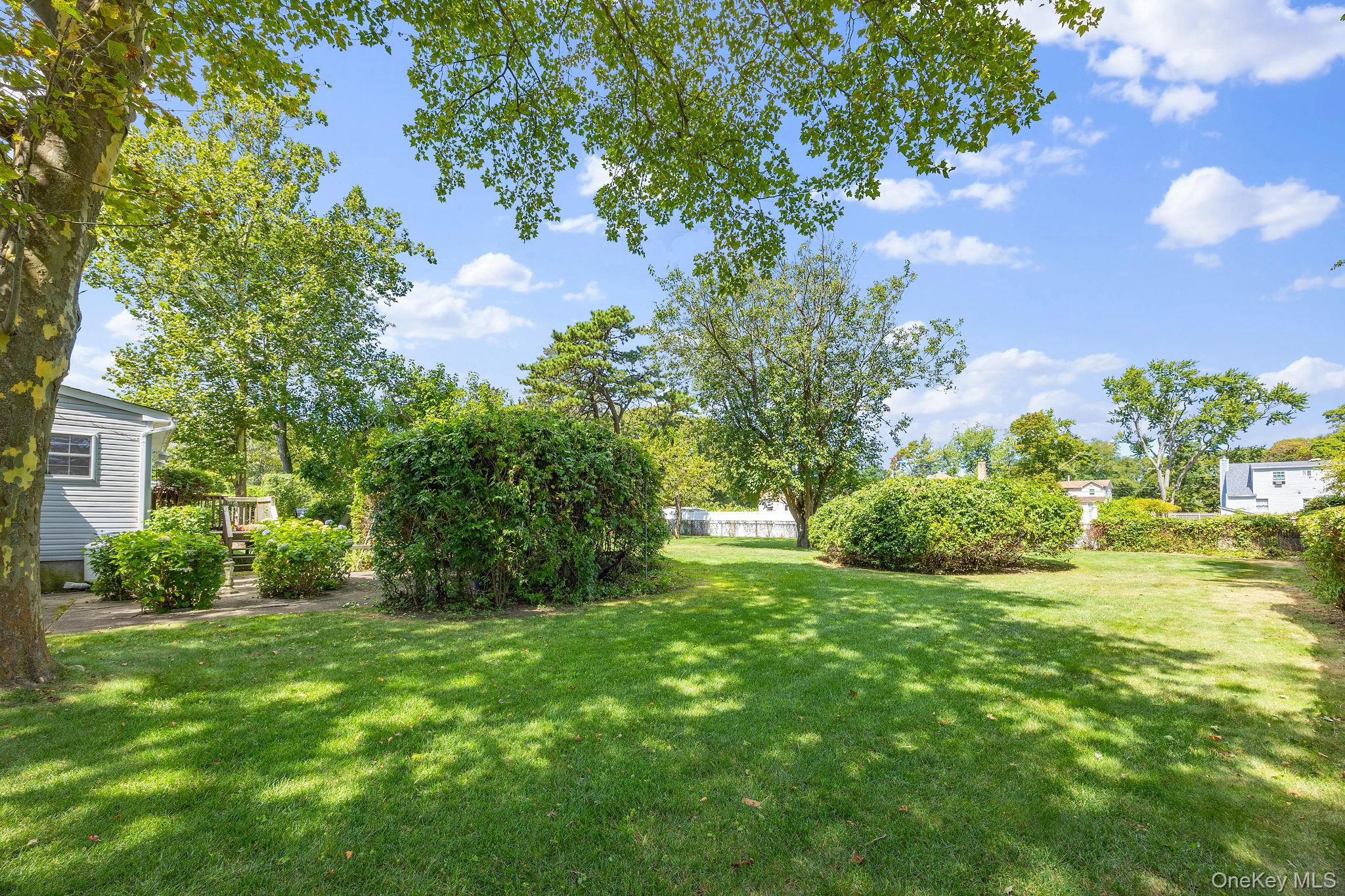 37 Bailey Avenue, Bay Shore, NY 11706