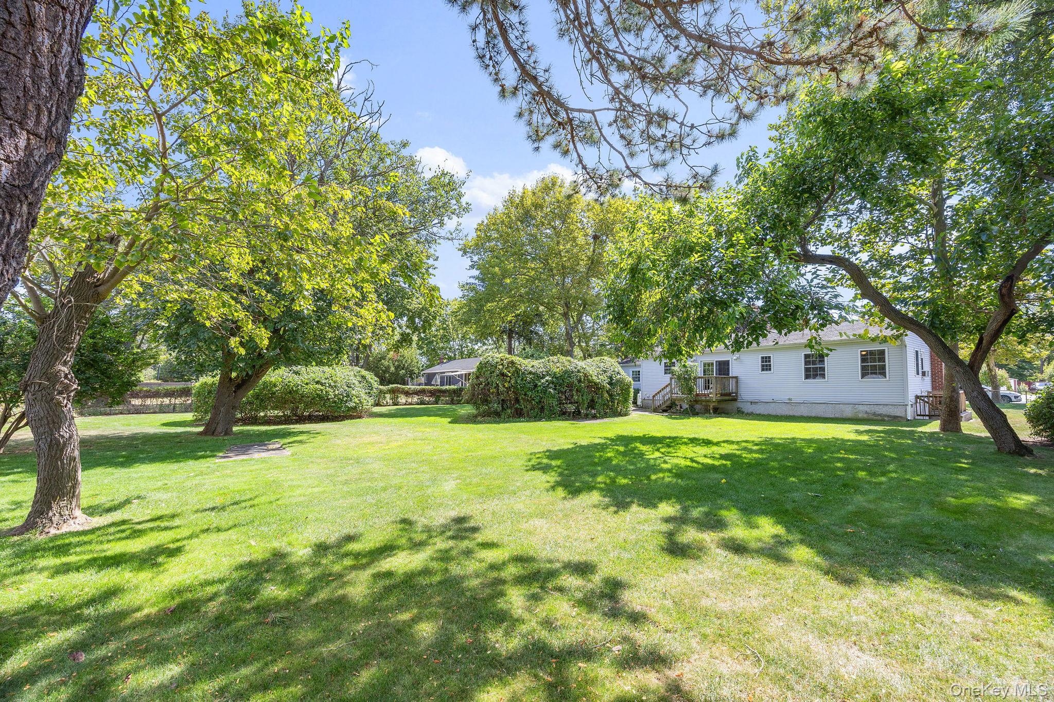 37 Bailey Avenue, Bay Shore, NY 11706