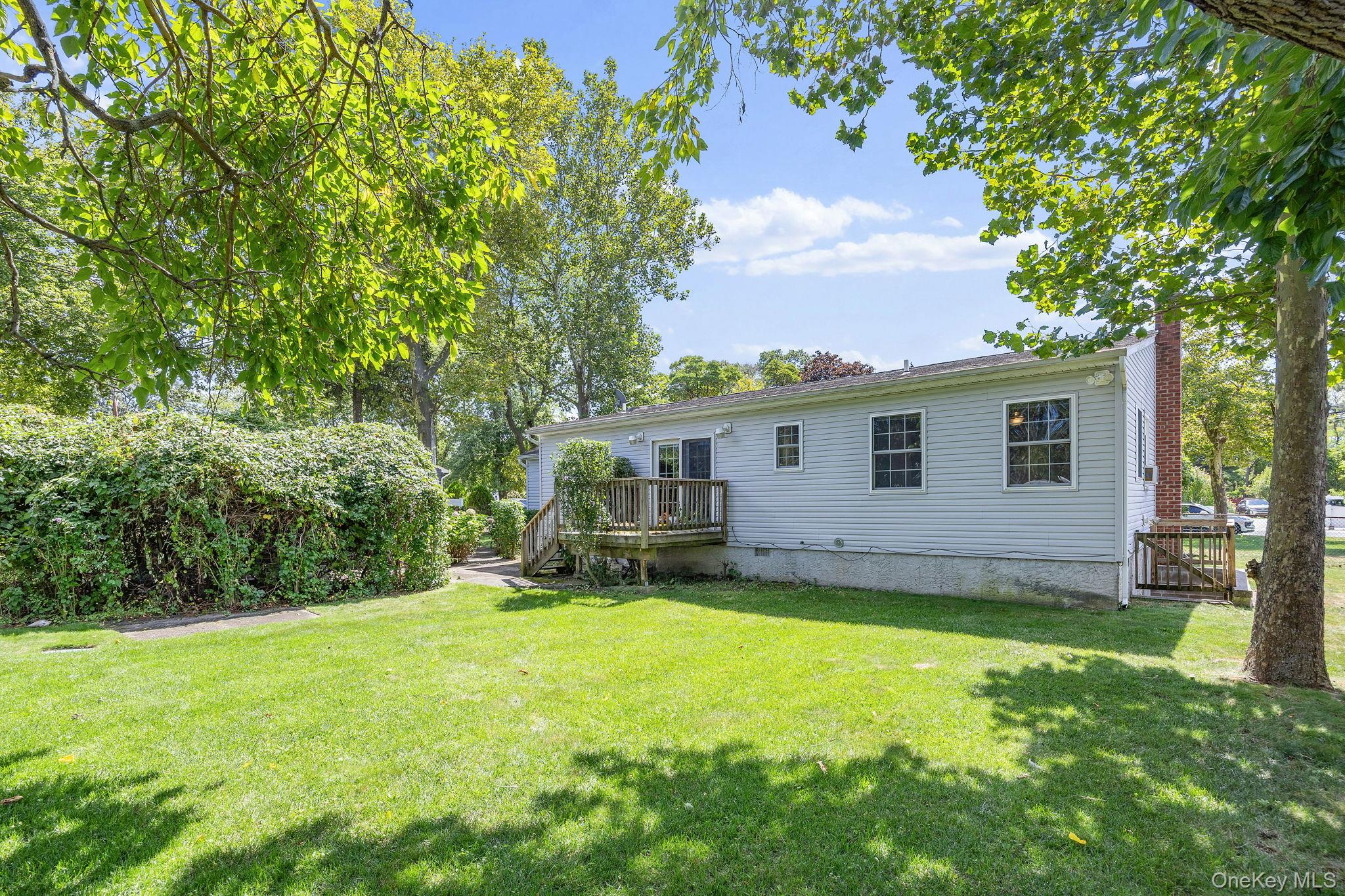 37 Bailey Avenue, Bay Shore, NY 11706