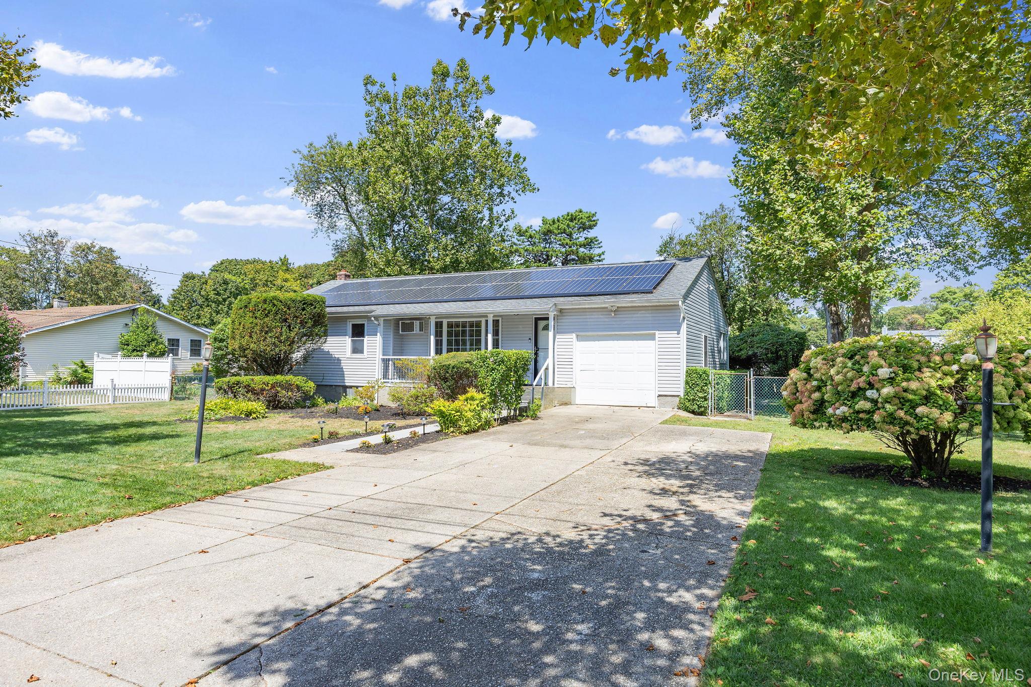37 Bailey Avenue, Bay Shore, NY 11706