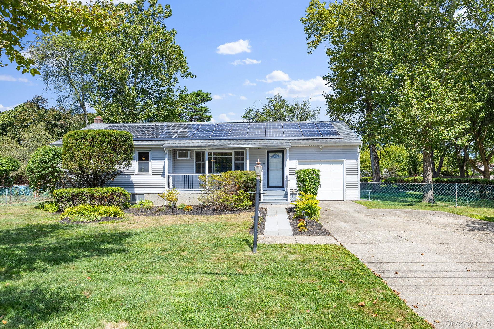 37 Bailey Avenue, Bay Shore, NY 11706