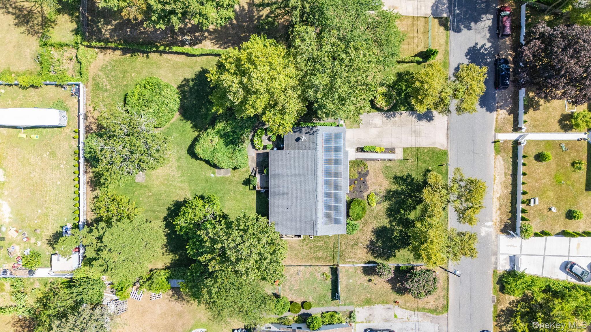 37 Bailey Avenue, Bay Shore, NY 11706