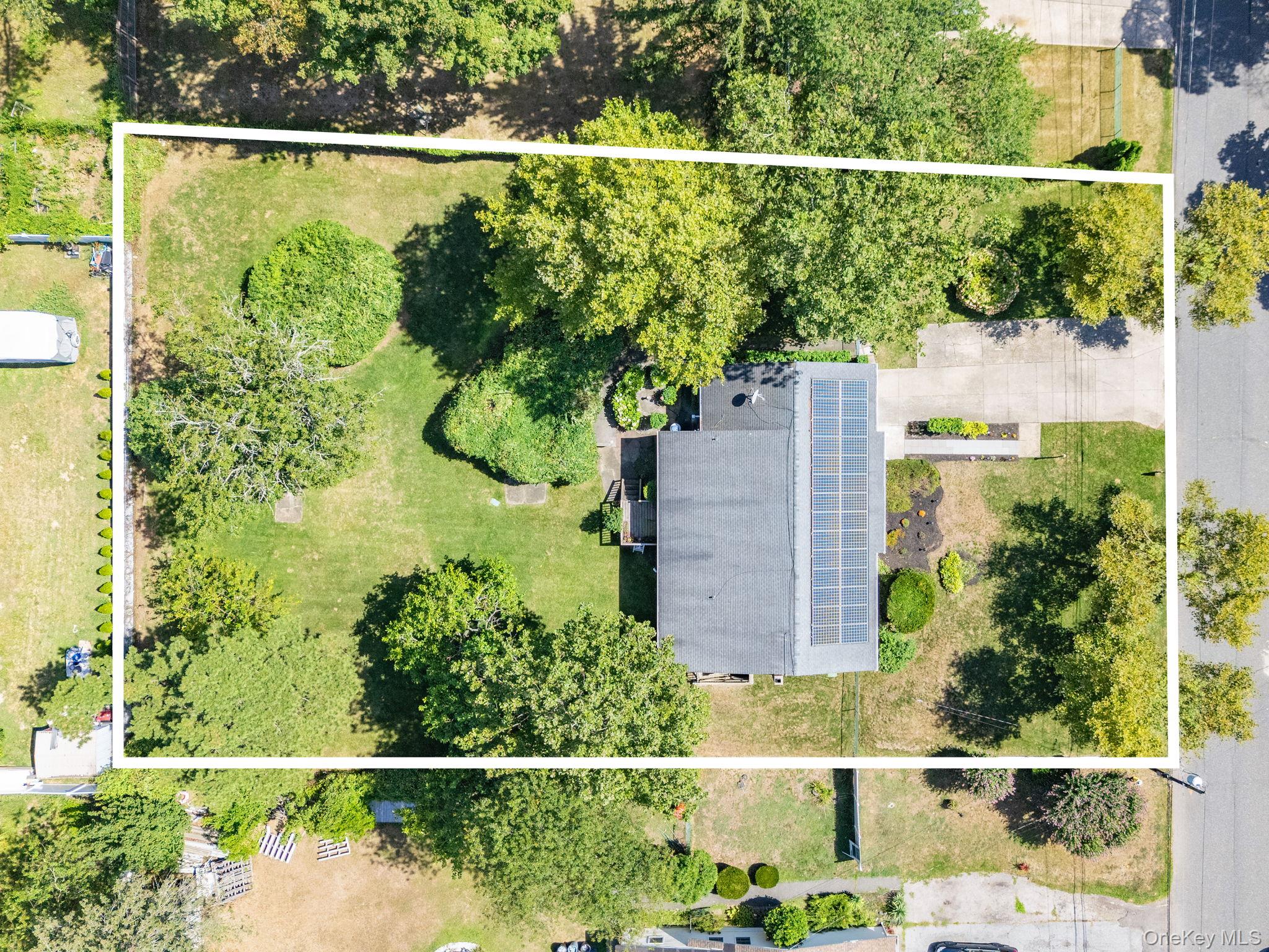 37 Bailey Avenue, Bay Shore, NY 11706