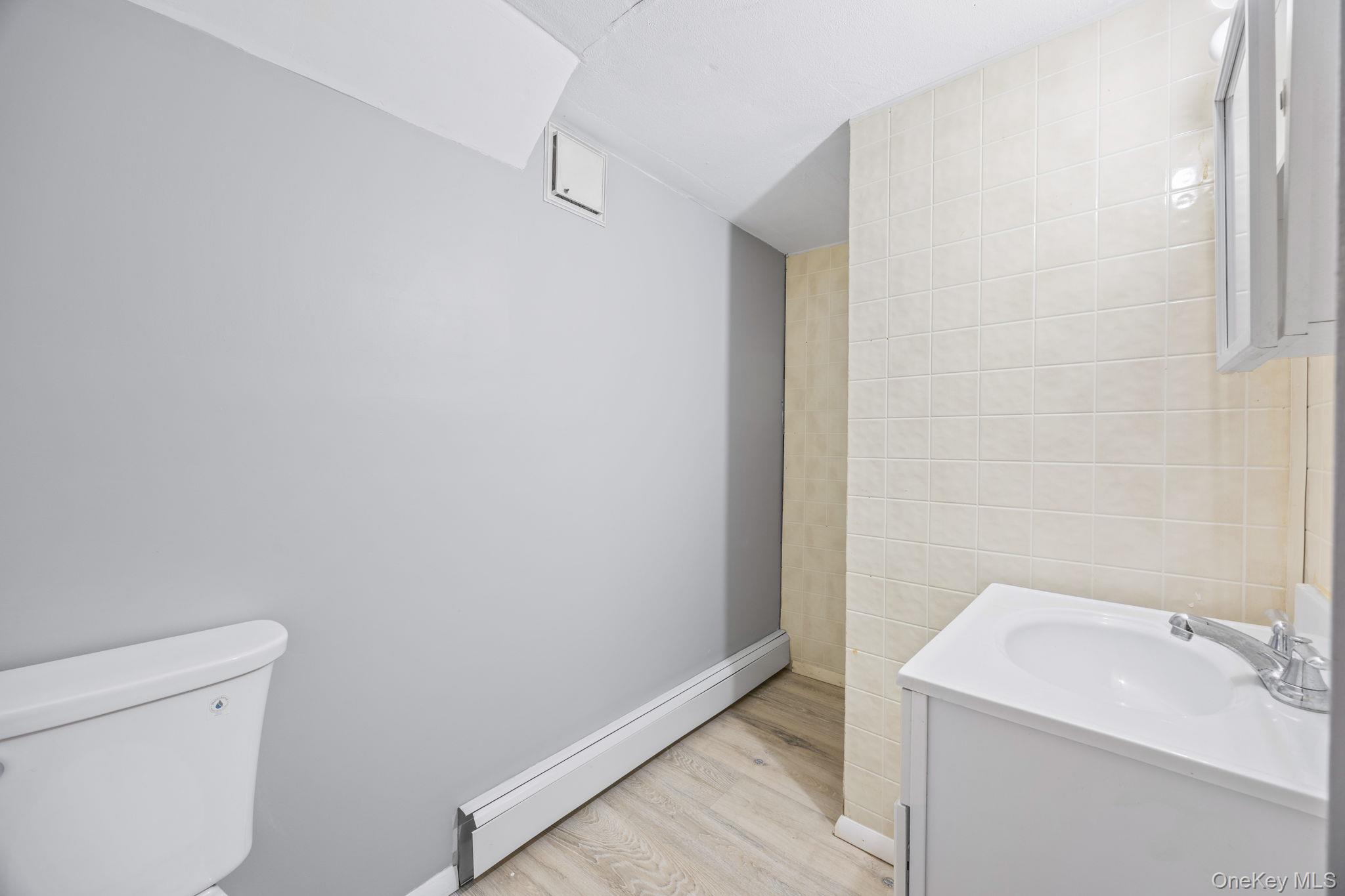 37 Bailey Avenue, Bay Shore, NY 11706