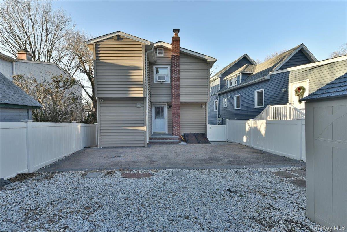 28 Charles Street, Port Washington, NY 11050