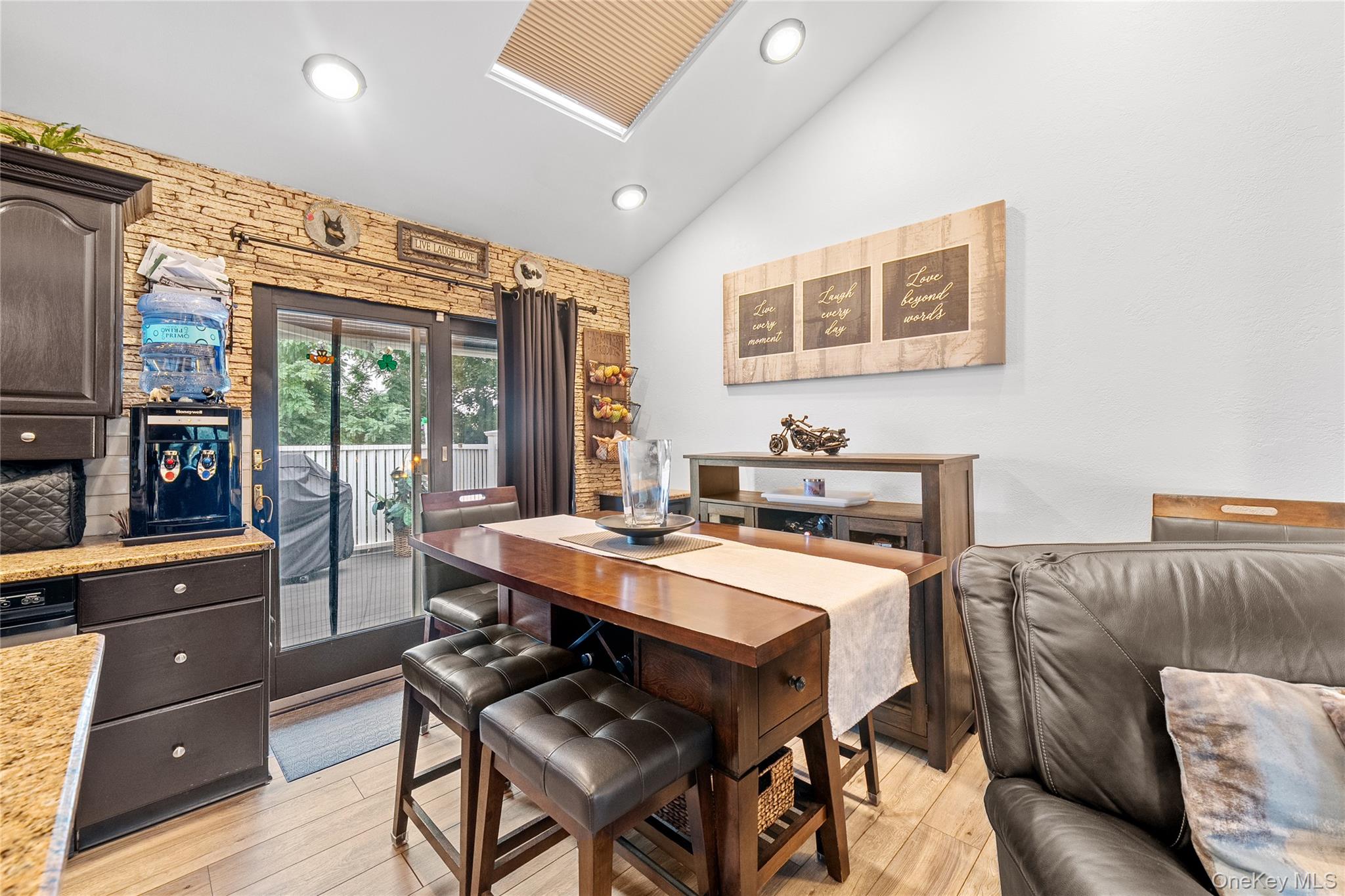 209 28th Street, Lindenhurst, NY 11757