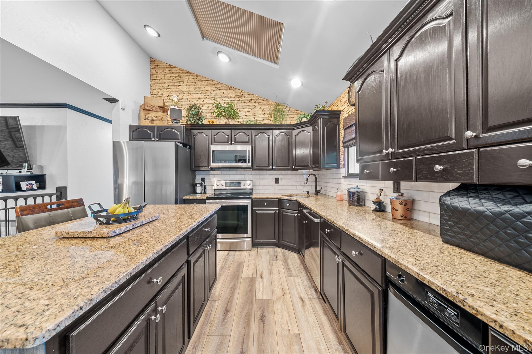 209 28th Street, Lindenhurst, NY 11757