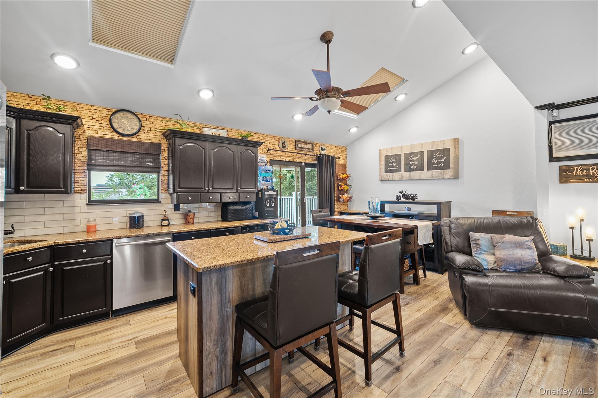 209 28th Street, Lindenhurst, NY 11757