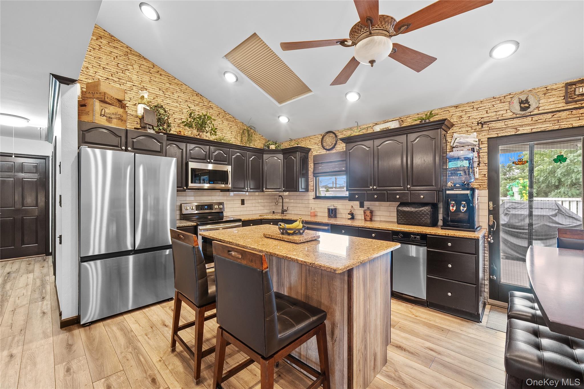 209 28th Street, Lindenhurst, NY 11757