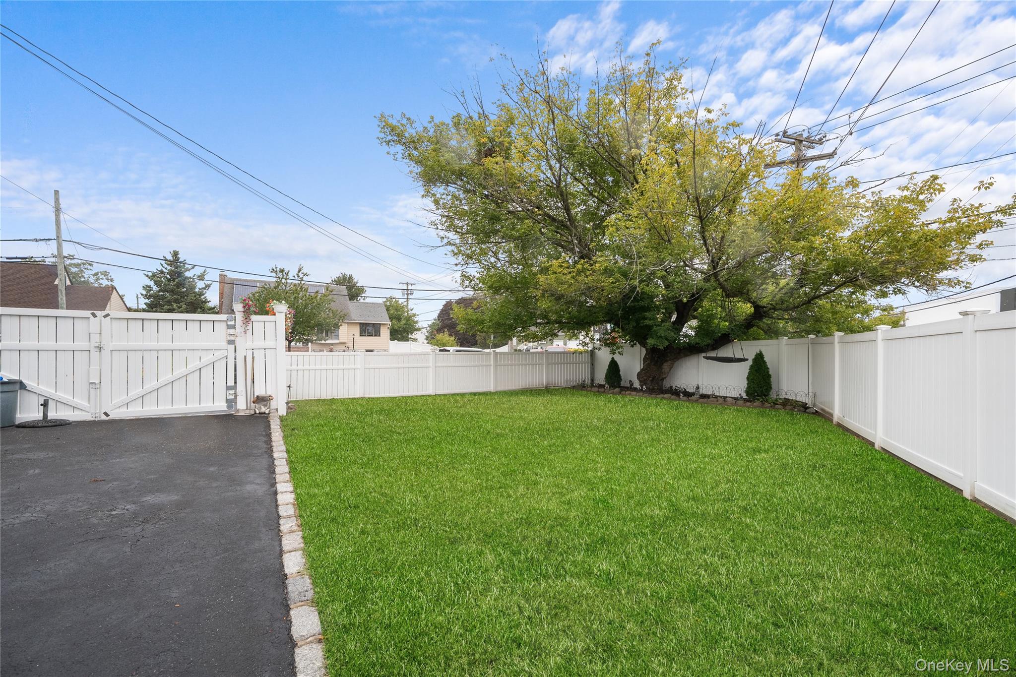 209 28th Street, Lindenhurst, NY 11757