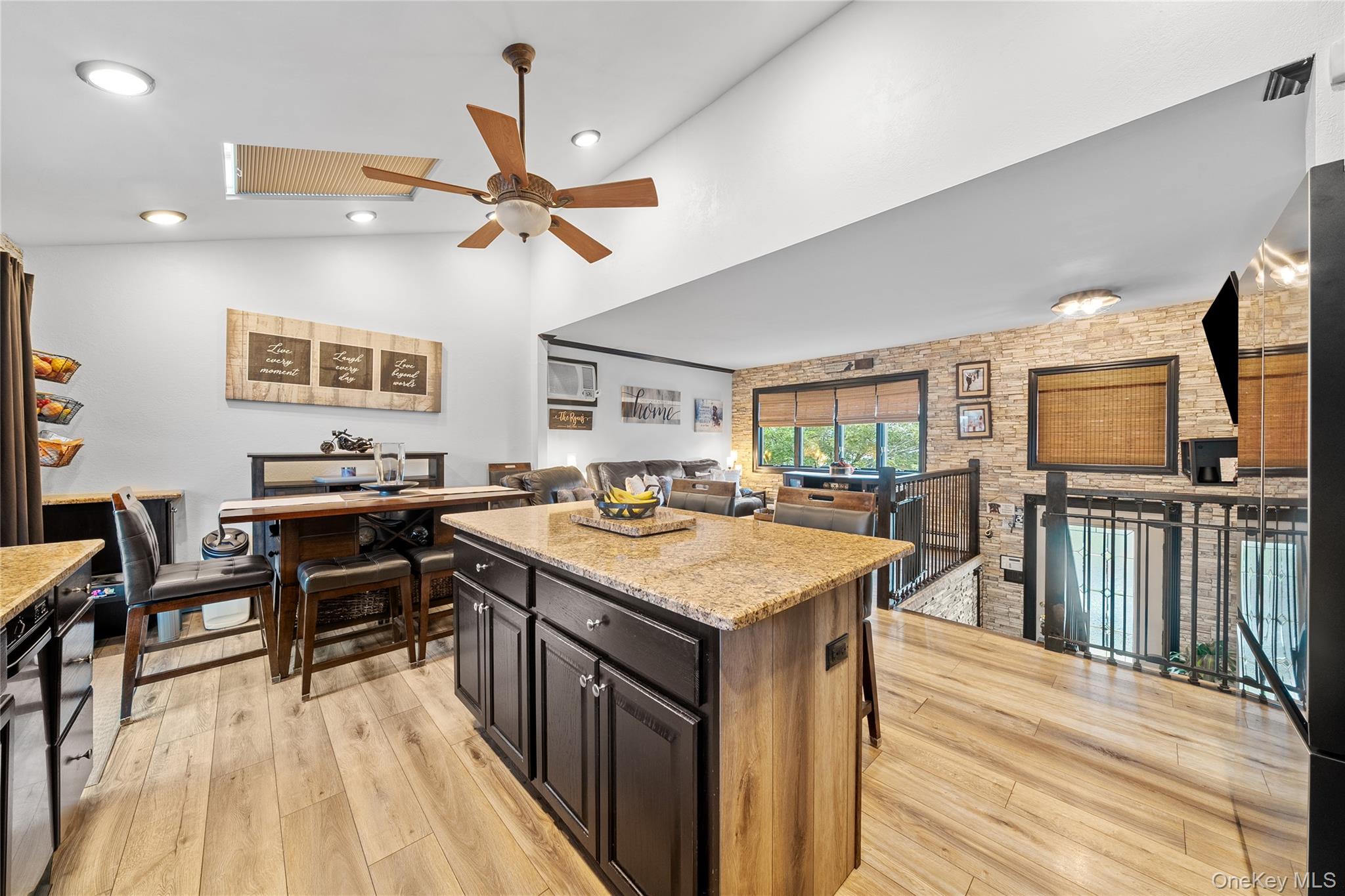 209 28th Street, Lindenhurst, NY 11757