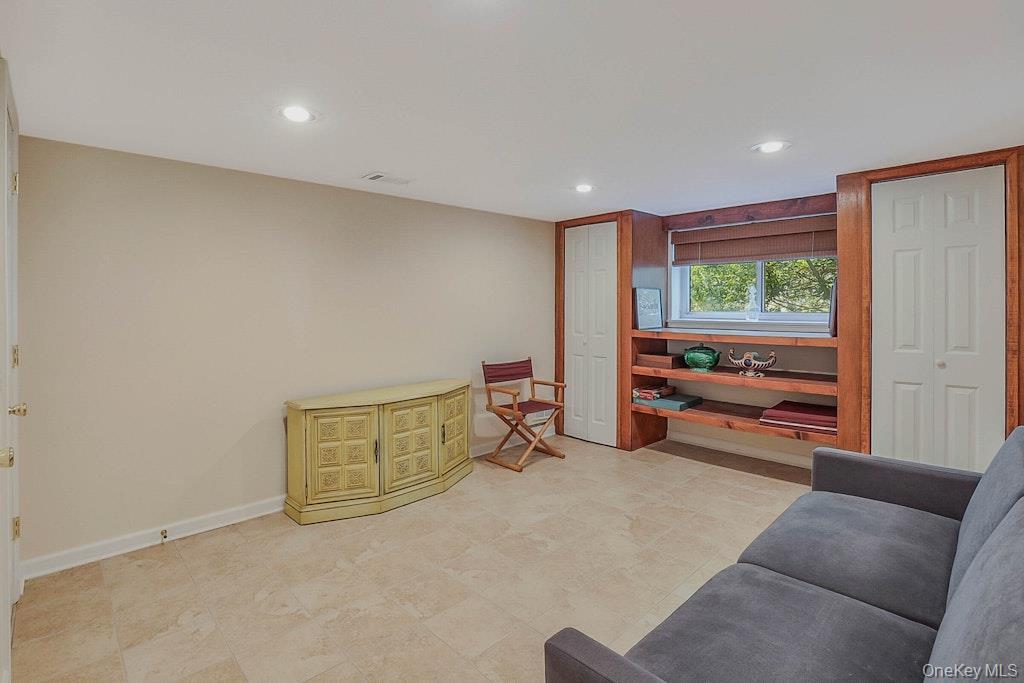 20 Steuben Drive, Jericho, NY 11753