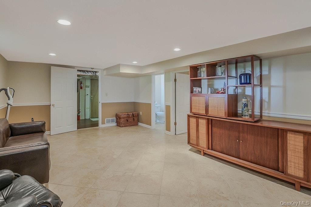 20 Steuben Drive, Jericho, NY 11753