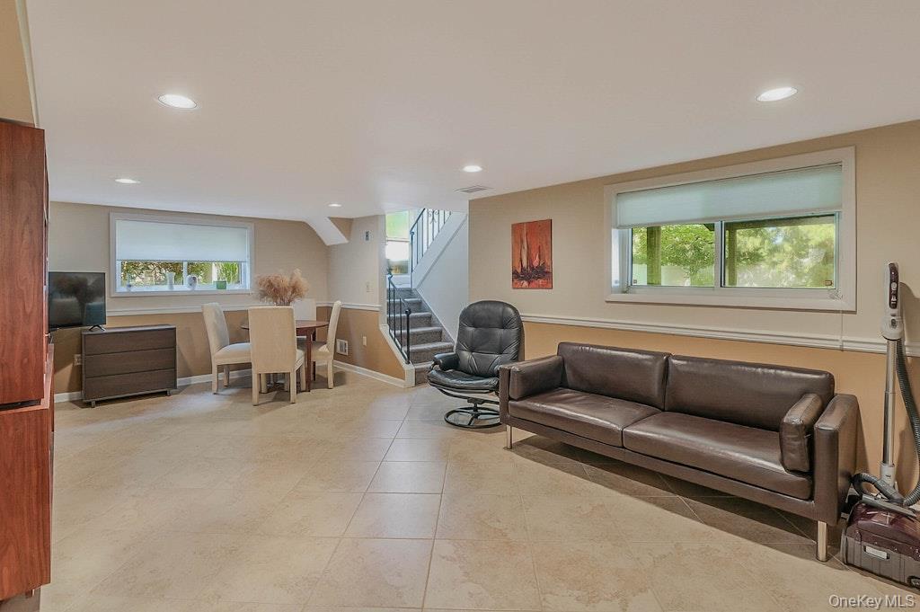 20 Steuben Drive, Jericho, NY 11753