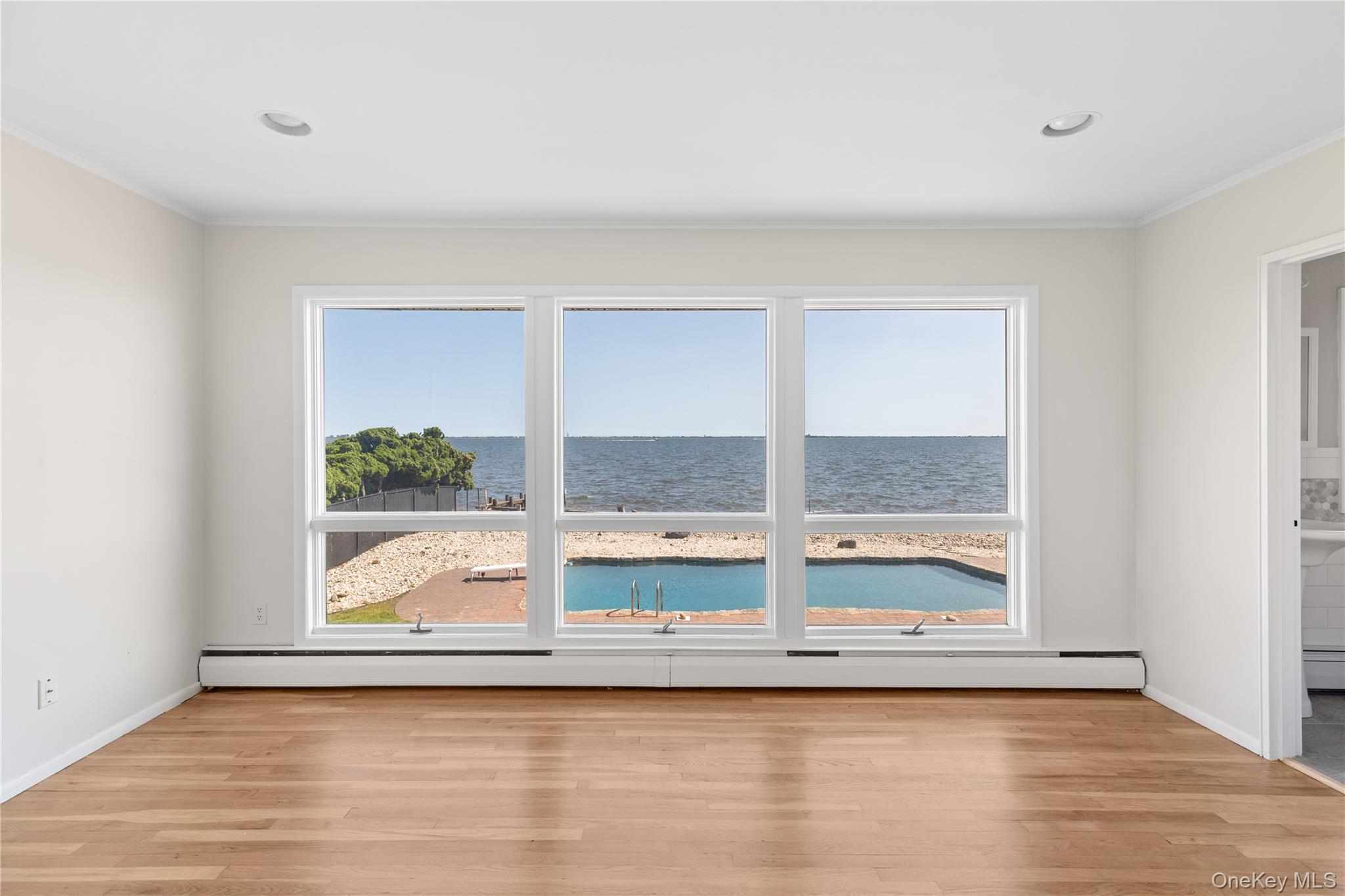 167 Secatogue Lane W, West Islip, NY 11795