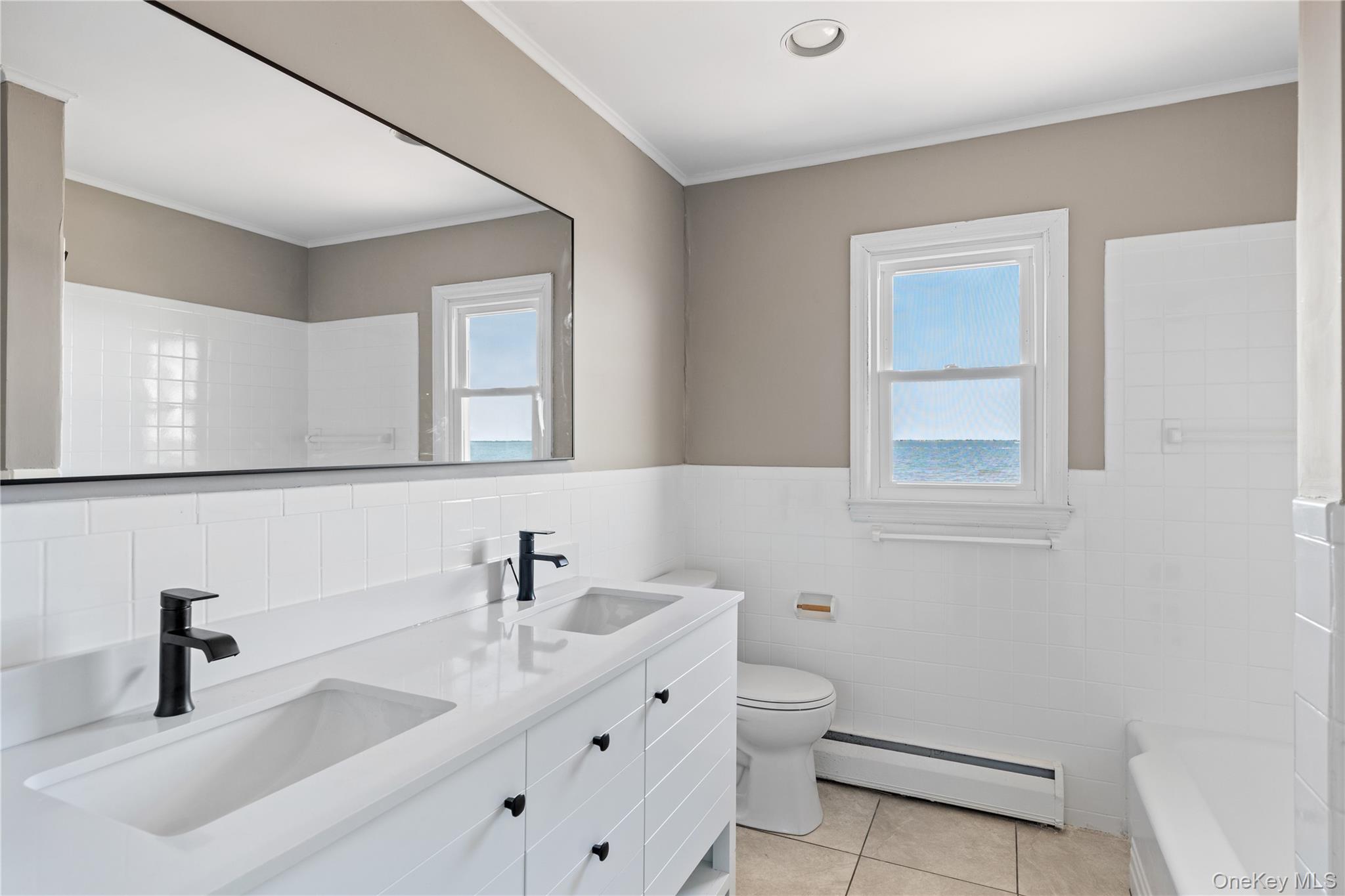 167 Secatogue Lane W, West Islip, NY 11795