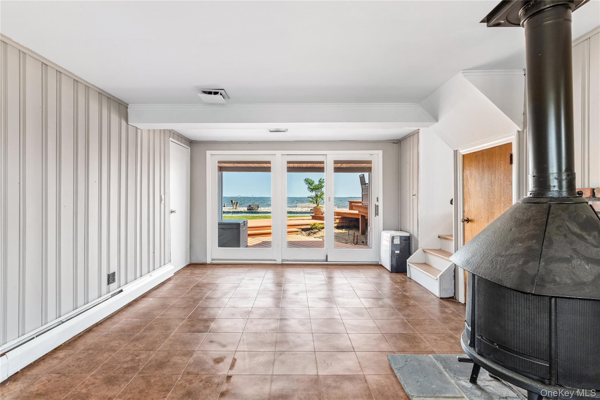 167 Secatogue Lane W, West Islip, NY 11795