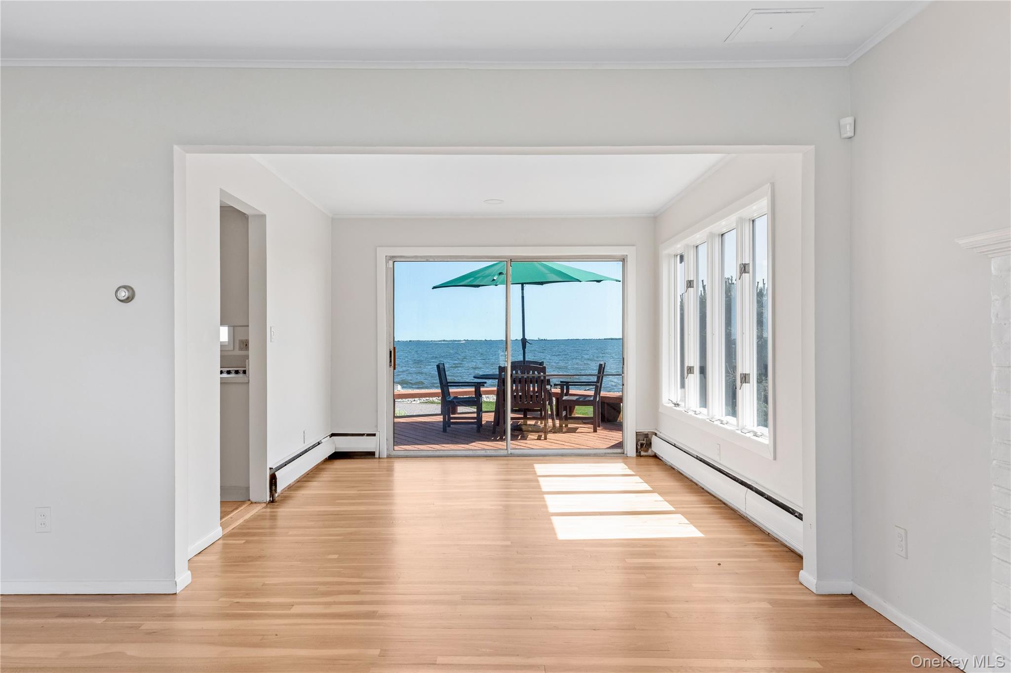 167 Secatogue Lane W, West Islip, NY 11795