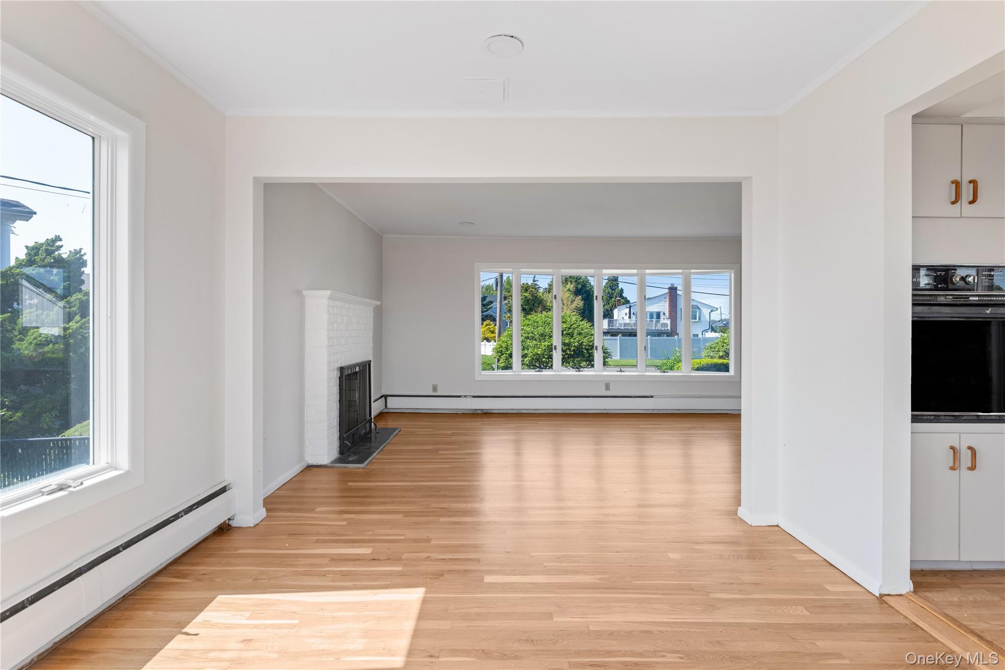 167 Secatogue Lane W, West Islip, NY 11795