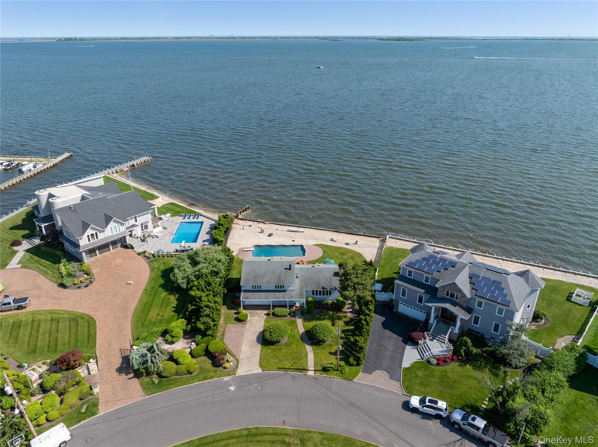 167 Secatogue Lane W, West Islip, NY 11795