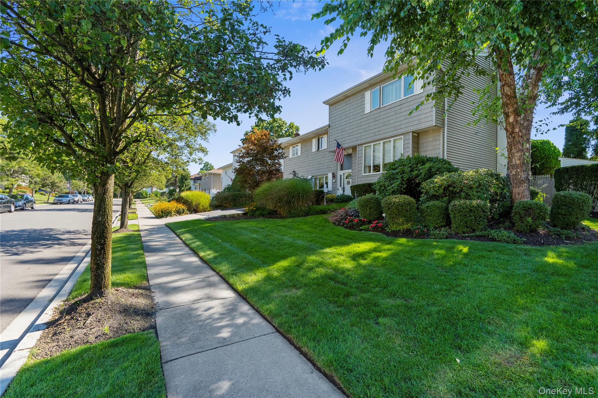 14 Jane Drive, Old Bethpage, NY 11804