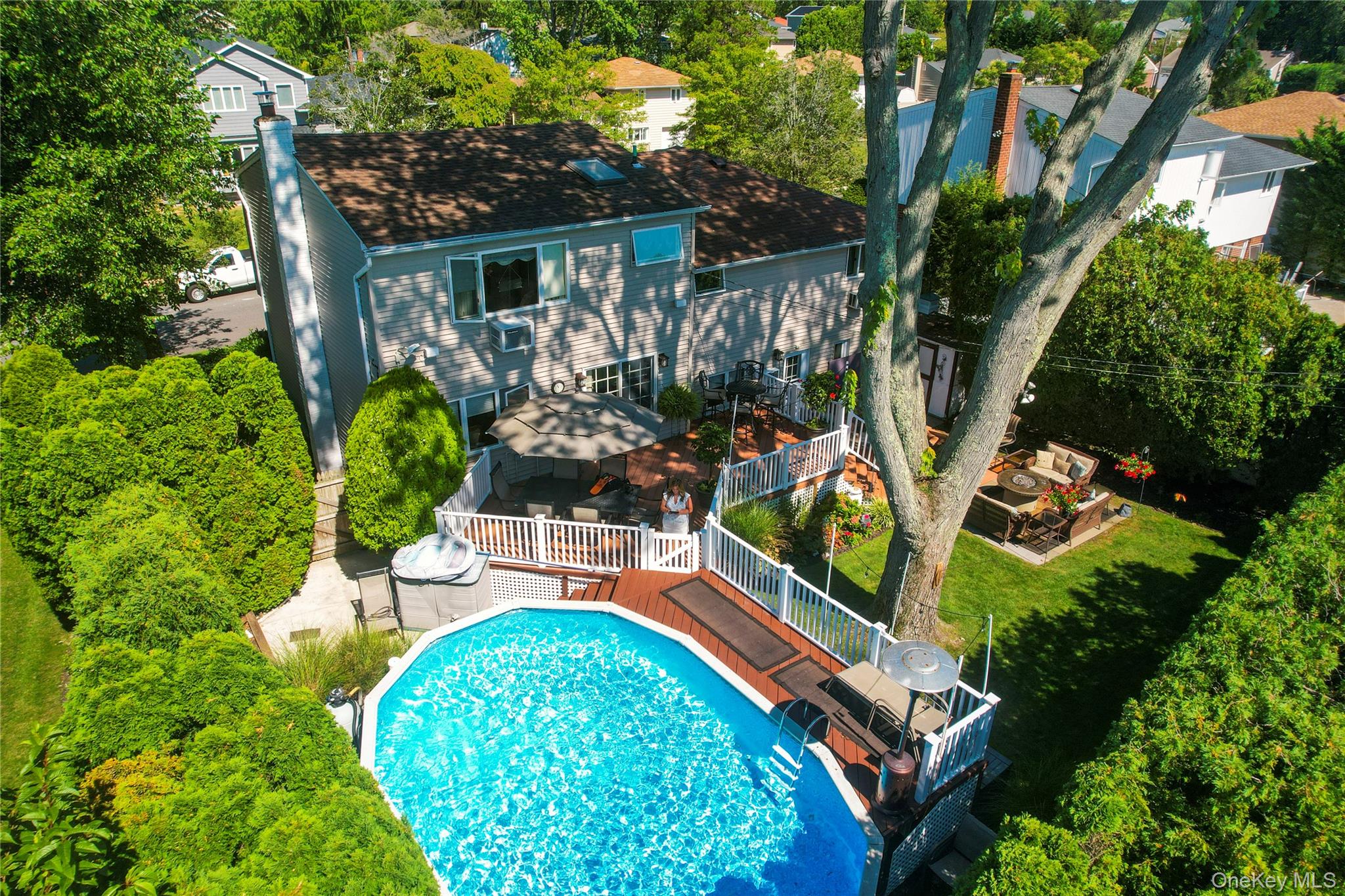 14 Jane Drive, Old Bethpage, NY 11804