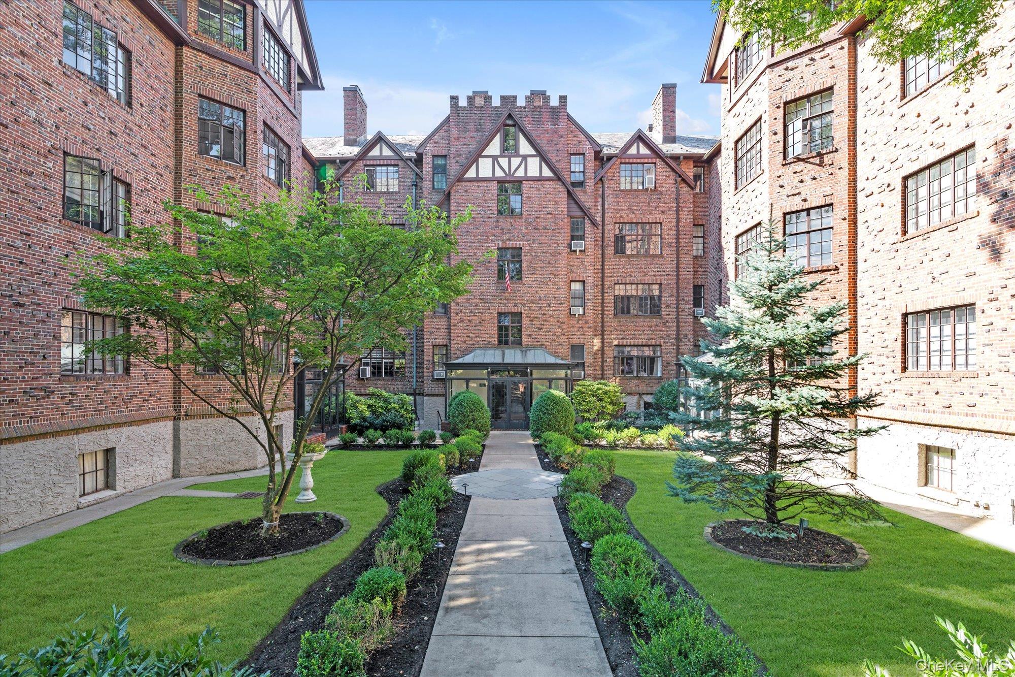 38-30 Douglaston Parkway # H4, Douglaston, NY 11363