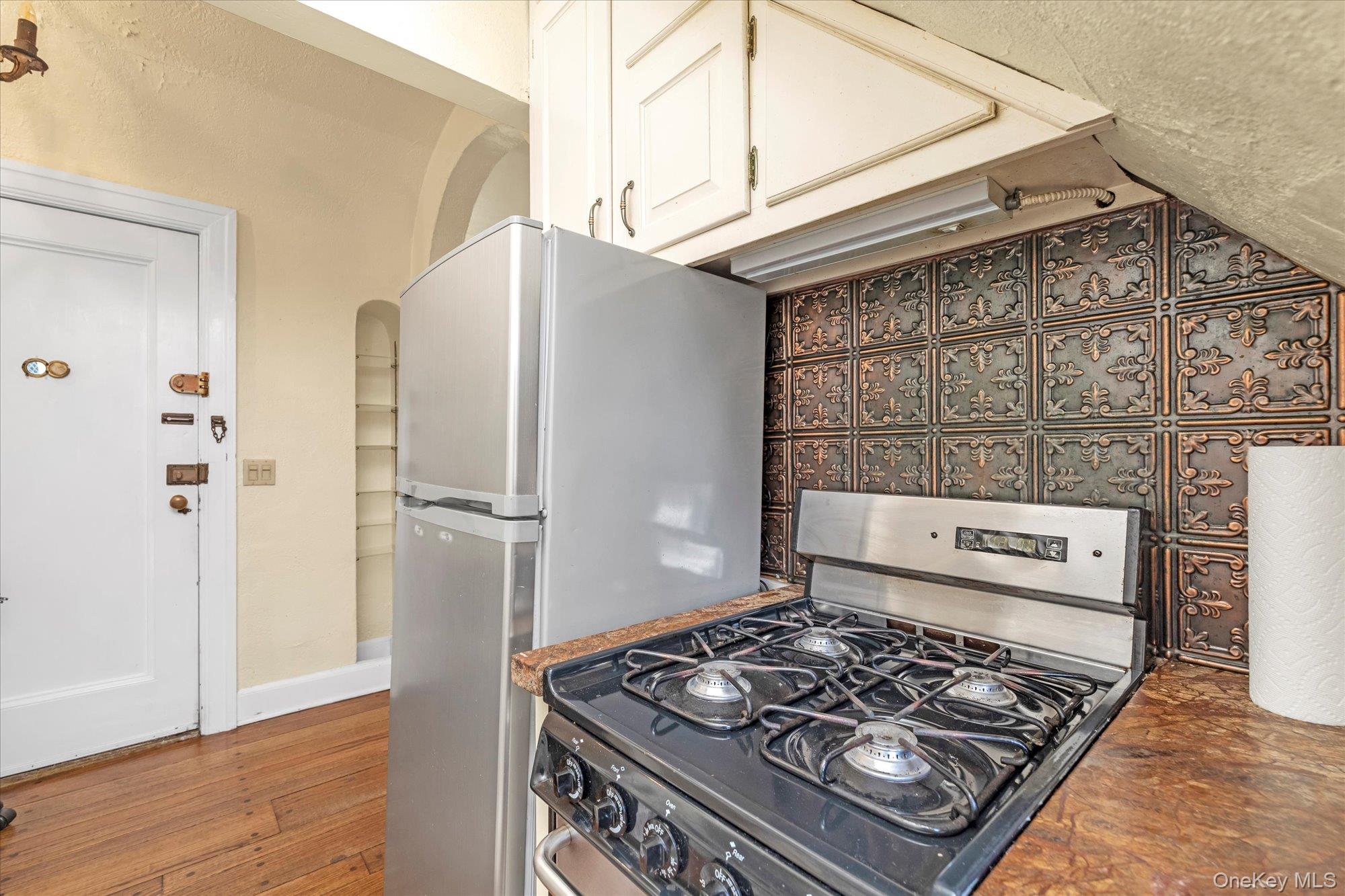 38-30 Douglaston Parkway # H4, Douglaston, NY 11363