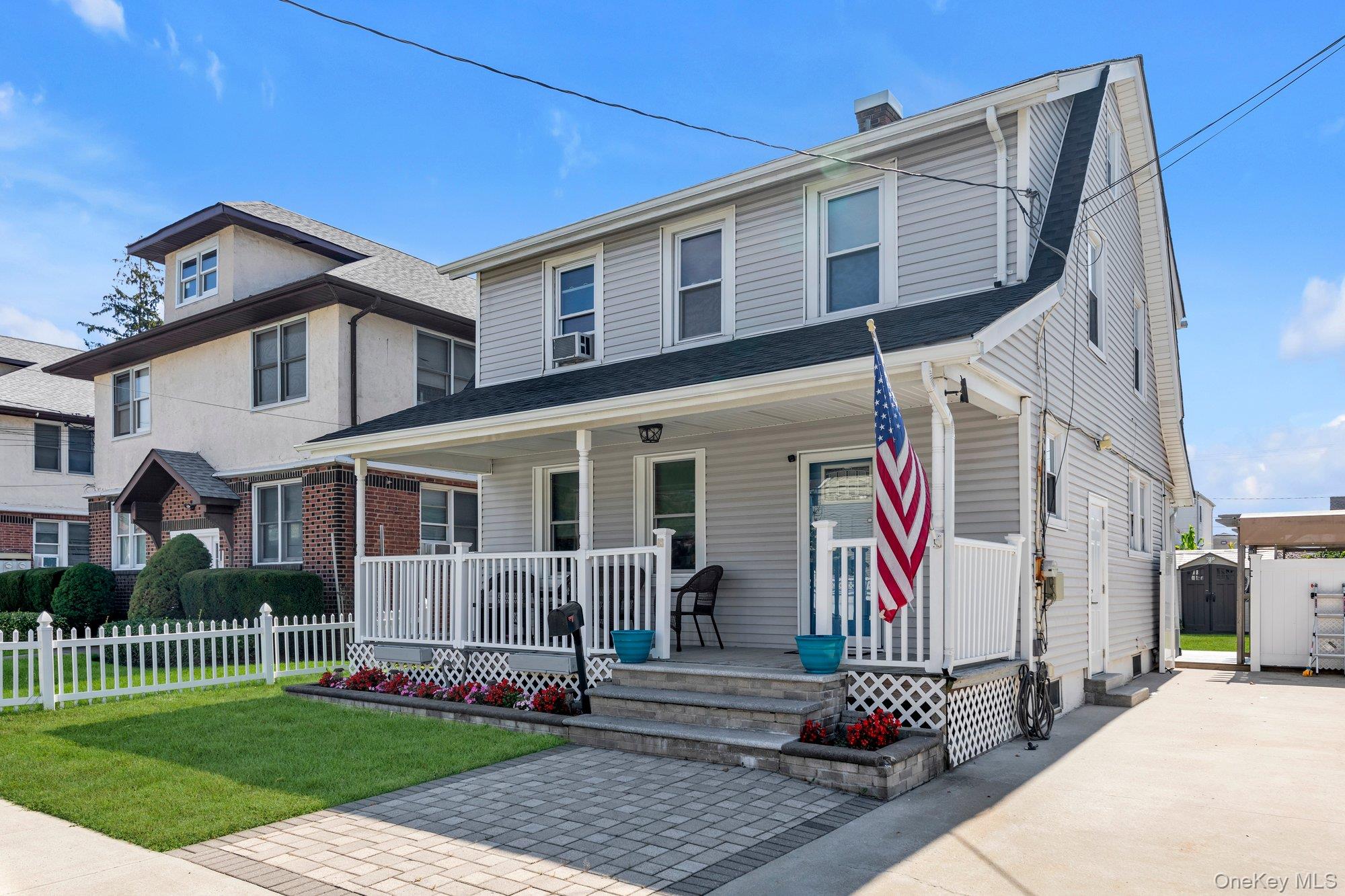 33 Notre Dame Avenue, Hicksville, NY 11801